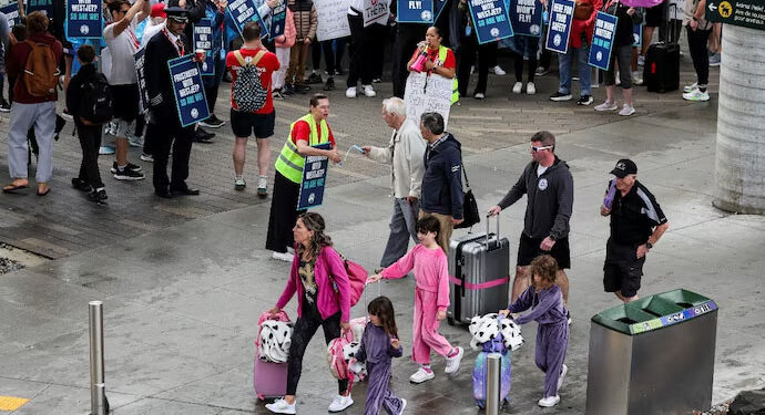 WestJet strike grounds flights as 250,000 travellers hit in Canada