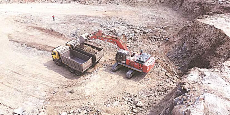 Central African Republic shuts gold mine after collapse kills more than 100 1 Central African Republic shuts gold mine after collapse kills more than 100