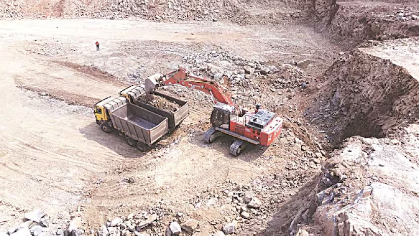 Central African Republic shuts gold mine after collapse kills more than 100