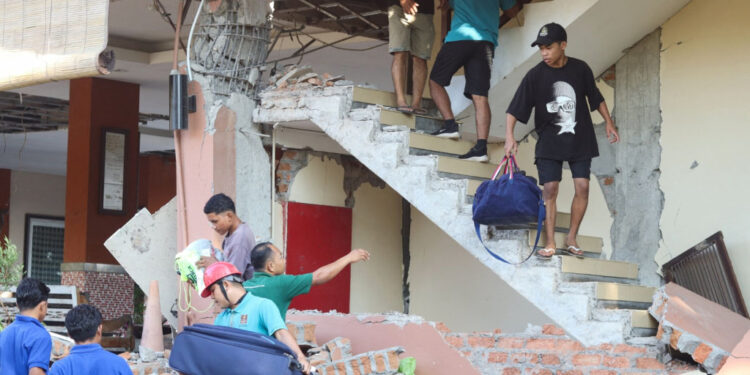 Massive earthquakes in 3 countries: Is Ring of Fire waking up?