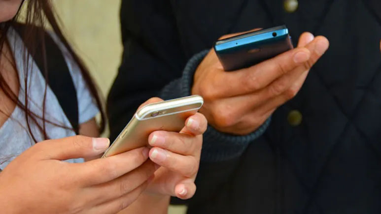 Schools “Not Ready” As France Presses Ahead With Phone Ban