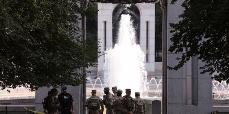 World War II Memorial In Washington Vandalised With Bubbles, Graffiti 1 World War II Memorial In Washington Vandalised With Bubbles, Graffiti