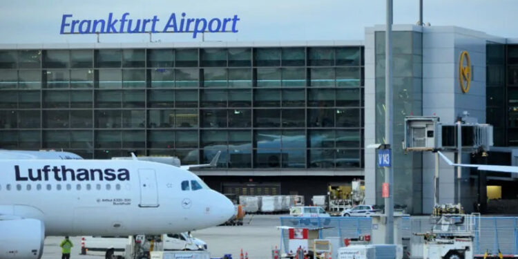 Two German airport workers die of malaria after 'mosquito arrives on plane' 1 Two German airport workers die of malaria after ‘mosquito arrives on plane’