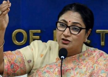 Delhi Cabinet Goes Paperless: CM Rekha Gupta Pushes Secure e-Cabinet System 2 Delhi Cabinet Goes Paperless: CM Rekha Gupta Pushes Secure e-Cabinet System