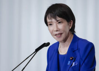 Japan PM skips controversial shrine visit on anniversary of WW-II surrender 3 Japan PM skips controversial shrine visit on anniversary of WW-II surrender