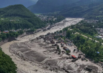 Nepal flash floods kill 165, massive search on for missing: 10 updates 6 Nepal flash floods kill 165, massive search on for missing: 10 updates