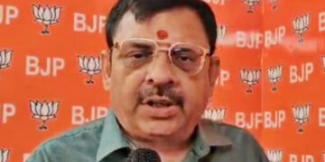 India: Delhi BJP Hits Out at AAP Over Kuldeep Kumar Questioning, Alleges Politicisation of Sanitation Worker’s Death