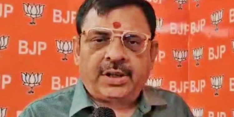 India: Delhi BJP Hits Out at AAP Over Kuldeep Kumar Questioning, Alleges Politicisation of Sanitation Worker’s Death 1 India: Delhi BJP Hits Out at AAP Over Kuldeep Kumar Questioning, Alleges Politicisation of Sanitation Worker’s Death