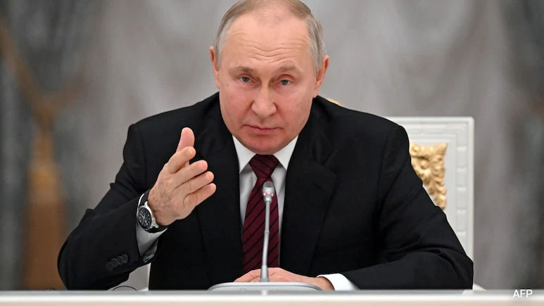 Secret Trains And Fake Offices: How Russia Hides Putin