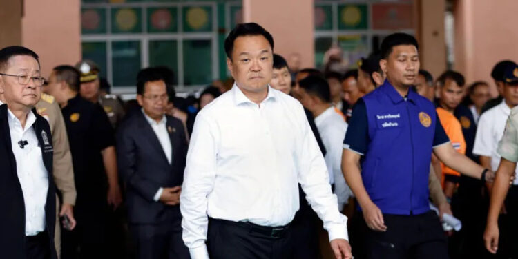 Thai PM vows to introduce stricter gun laws after eight killed in shooting 1 Thai PM vows to introduce stricter gun laws after eight killed in shooting