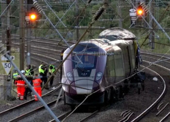 UK rail disruption: Power failure causes major delays across Midlands, North-West England 4 UK rail disruption: Power failure causes major delays across Midlands, North-West England