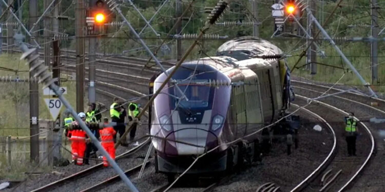 UK rail disruption: Power failure causes major delays across Midlands, North-West England 1 UK rail disruption: Power failure causes major delays across Midlands, North-West England