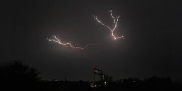 Using thunderquakes to X-ray Earth: Study shows urban seismology in action