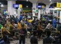 Pakistan Tightens Belt as Fuel Crisis Bites: Markets Shut Early, Weddings Cut to One Dish