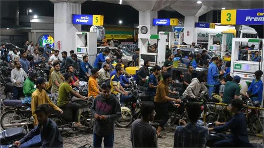 Pakistan Tightens Belt as Fuel Crisis Bites: Markets Shut Early, Weddings Cut to One Dish