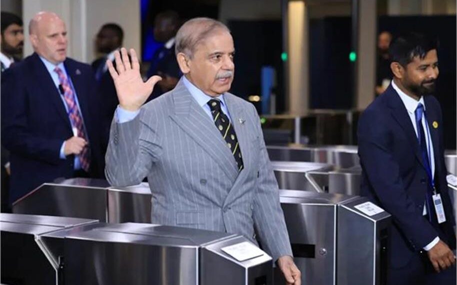 Shehbaz Sharif Walks Away as Journalists Press Him on Hafiz Saeed at UN