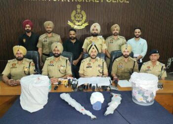 India: Woman, Husband and Brother Held with AK-47, AK-56 and 10kg Heroin in Punjab Border Smuggling Case 5 India: Woman, Husband and Brother Held with AK-47, AK-56 and 10kg Heroin in Punjab Border Smuggling Case