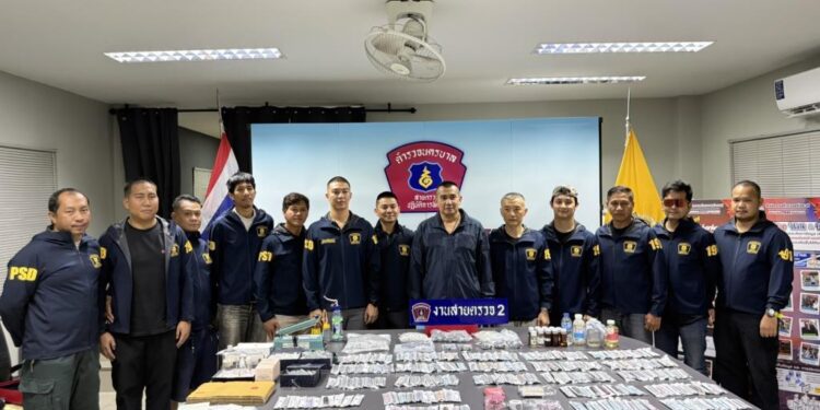ตำรวจ 191 ขยายผลจับ “พอตซอมบี้” คาบ้านหรู รวบหญิงไทยกับ 2 หนุ่มจีน ยึดของกลางกว่า 2.5 ล้าน