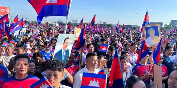 ห้ามใจไม่ไหว! นักวิชาการกัมพูชาโอดบอยคอตต์อ่อนแรง คนหนุ่มสาวเขมรคลั่งดาราศิลปินไทย เลือดรักชาติหายหมด