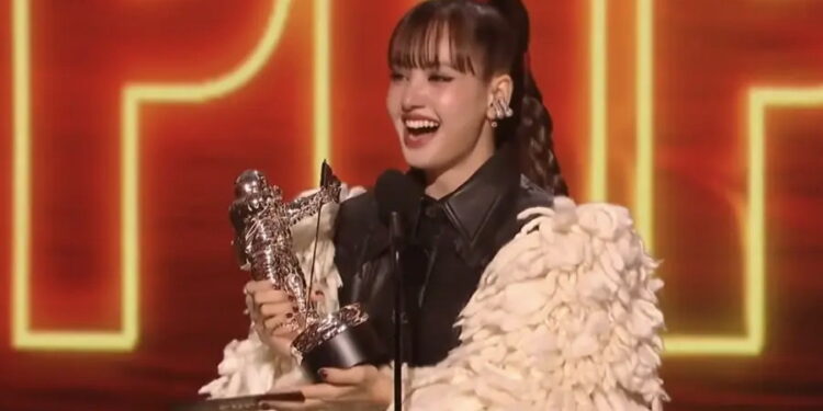 สร้างประวัติศาสตร์! “ลิซ่า” คว้า Best Pop เวที MTV VMAs 2026 ศิลปินเดี่ยวเอเชียคนแรกที่ทำได้