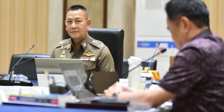 “อนุทิน” ชื่นชม “ผบ.ตร.-ตำรวจ” ทุ่มเทช่วยประชาชนฝ่าวิกฤติน้ำท่วม ยกเป็น “ด่านหน้า” คลี่คลายสถานการณ์ 1 “อนุทิน” ชื่นชม “ผบ.ตร.-ตำรวจ” ทุ่มเทช่วยประชาชนฝ่าวิกฤติน้ำท่วม ยกเป็น “ด่านหน้า” คลี่คลายสถานการณ์