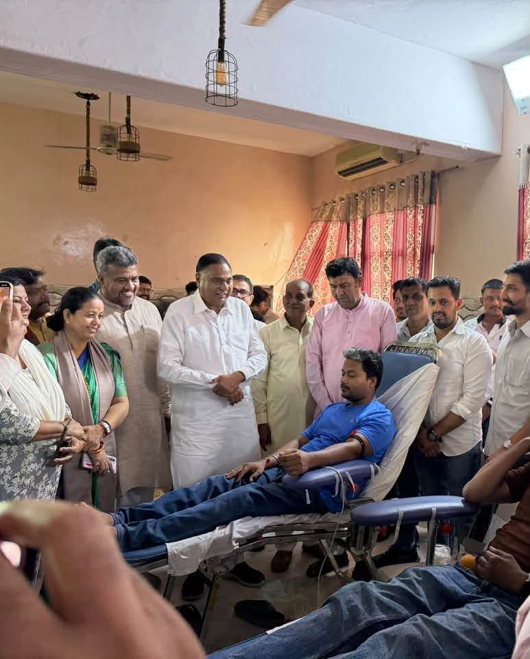 संगम विहार विधानसभा: प्रधानमंत्री मोदी के जन्मदिन पर जनसेवा का महापर्व, 300 से अधिक लोगों की स्वास्थ्य जांच, 98 यूनिट रक्तदान 2 WhatsApp Image 2026 09 17 at 18.22.40 1