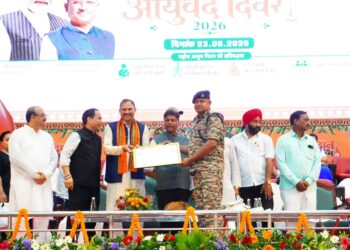 राष्ट्रीय आयुर्वेद दिवस पर आयोजित विशाल रक्तदान शिविर में सीआरपीएफ का उल्लेखनीय योगदान, अधिकारियों एवं जवानों ने किया 111 यूनिट रक्तदान