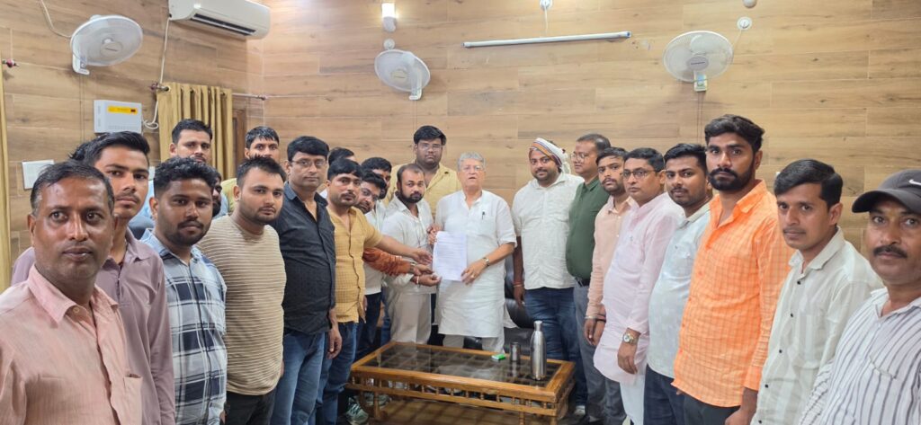 मेडिकल कॉलेज के सामने ओवरब्रिज के नीचे कथित अवैध निर्माण की शिकायत, व्यापारियों ने विधायक से लगाई गुहार 1 WhatsApp Image 2026 09 24 at 3.57.22 PM