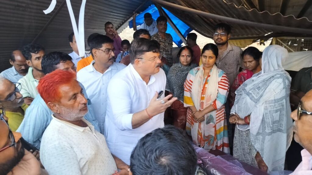 नाका के विस्थापितों को दुकानें मुहैया कराएगा नगर निगम 1 WhatsApp Image 2026 09 25 at 12.41.34 PM
