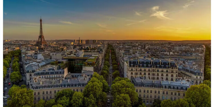 French finance ministry expects record debt at nearly 120% of GDP in 2026