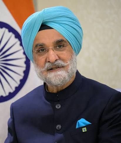 दिल्ली के उपराज्यपाल तरनजीत सिंह ने किया रामलला का दर्शन 1 images 8