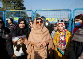 Jailed Pakistan ex-PM Imran Khan’s sister arrested days before protest march