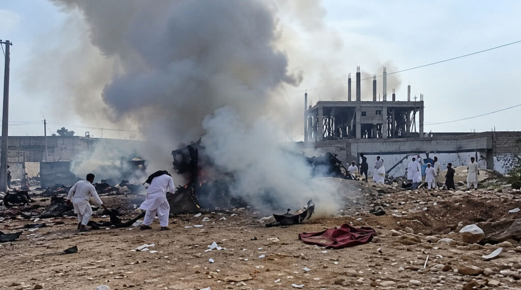 Pakistan suicide bombing kills 11 in Dera Ismail Khan, 30 injured