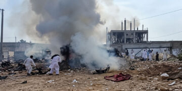 Pakistan suicide bombing kills 11 in Dera Ismail Khan, 30 injured