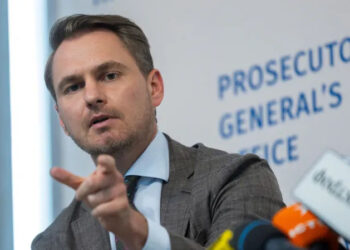 Ukraine’s chief prosecutor resigns over call centre corruption scandal