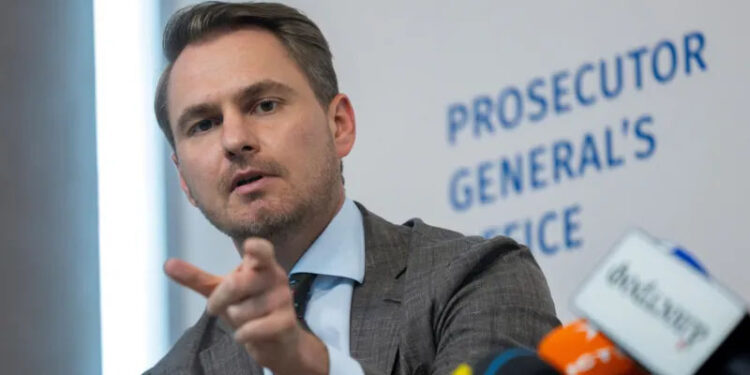 Ukraine's chief prosecutor resigns over call centre corruption scandal 1 Ukraine’s chief prosecutor resigns over call centre corruption scandal