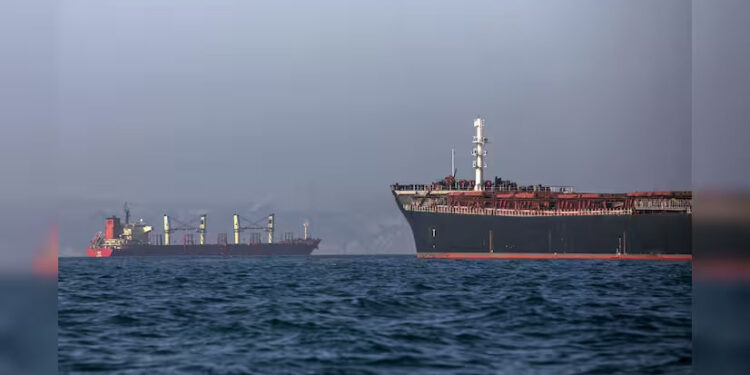 US destroys 5 Iranian oil tankers after missile attacks on Navy warship