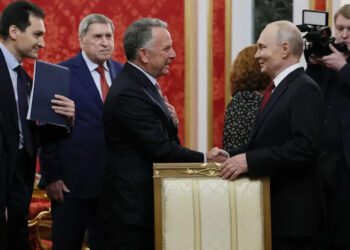 “Situation Not Simple”: Putin Meets US Envoys, Talks To End Ukraine War Begin