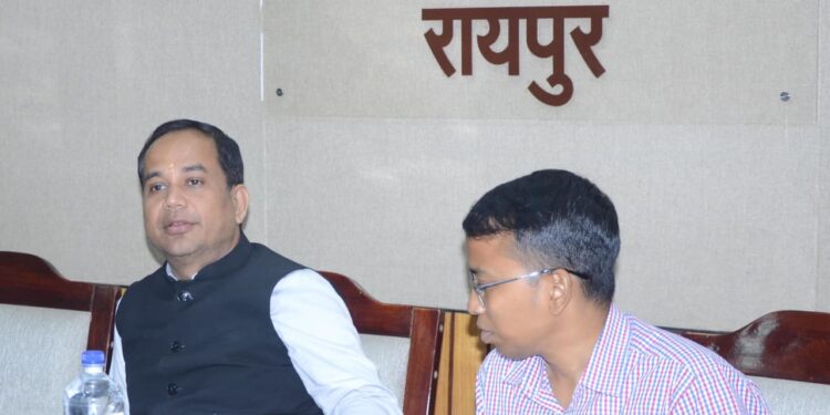 कलेक्टर ने की प्रधानमंत्री सूर्यघर मुफ्त बिजली योजना की प्रगति की समीक्षा 1 कलेक्टर ने की प्रधानमंत्री सूर्यघर मुफ्त बिजली योजना की प्रगति की समीक्षा