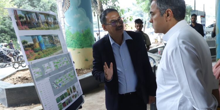 Delhi Flyovers Get a Makeover: Wildlife, Yoga and Classical Dance to Transform Urban Spaces 1 Delhi Flyovers Get a Makeover: Wildlife, Yoga and Classical Dance to Transform Urban Spaces