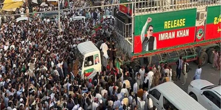 Imran Khan Showdown: PTI Launches Islamabad March After Talks With Government Collapse