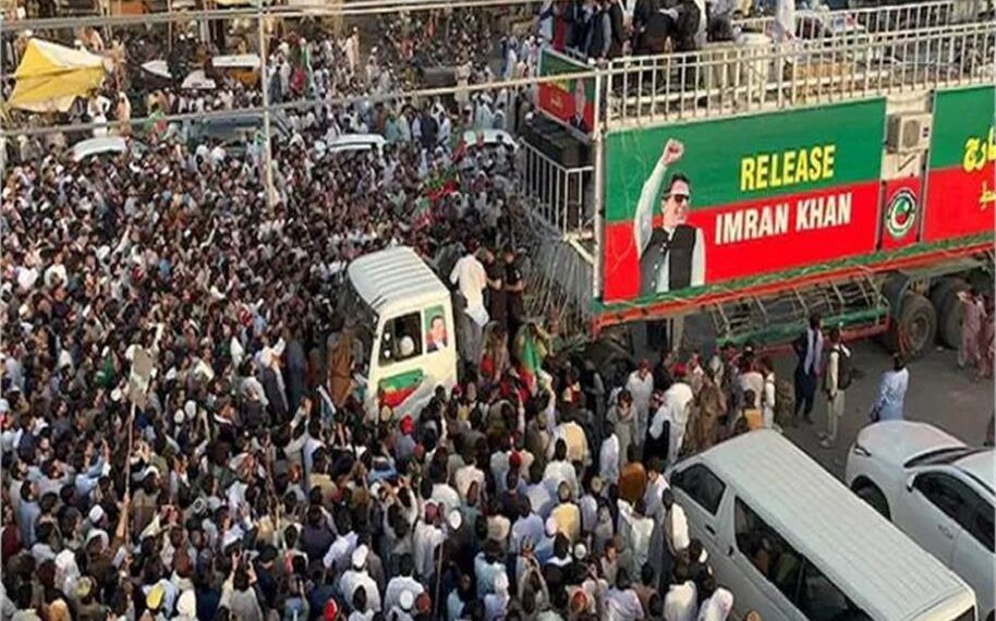 Imran Khan Showdown: PTI Launches Islamabad March After Talks With Government Collapse