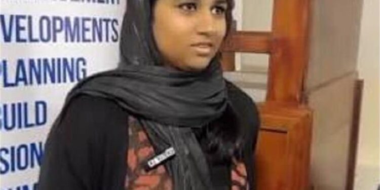 Pakistan: Underage Sikh Girl Converts to Islam, Claims Reciting the Kalma Helped Her Find God (Video) 1 Pakistan: Underage Sikh Girl Converts to Islam, Claims Reciting the Kalma Helped Her Find God (Video)