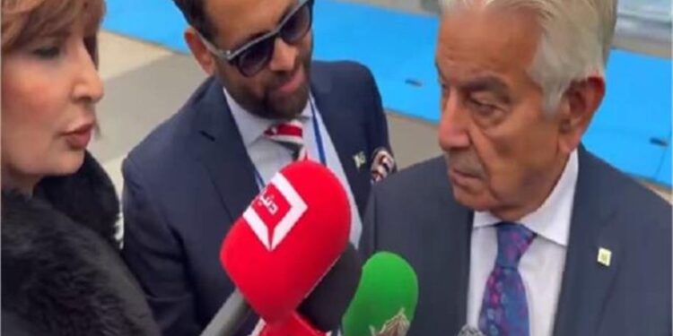 Khawaja Asif’s Alleged Throat-Cutting Gesture Towards Afghan Journalist Sparks Outrage