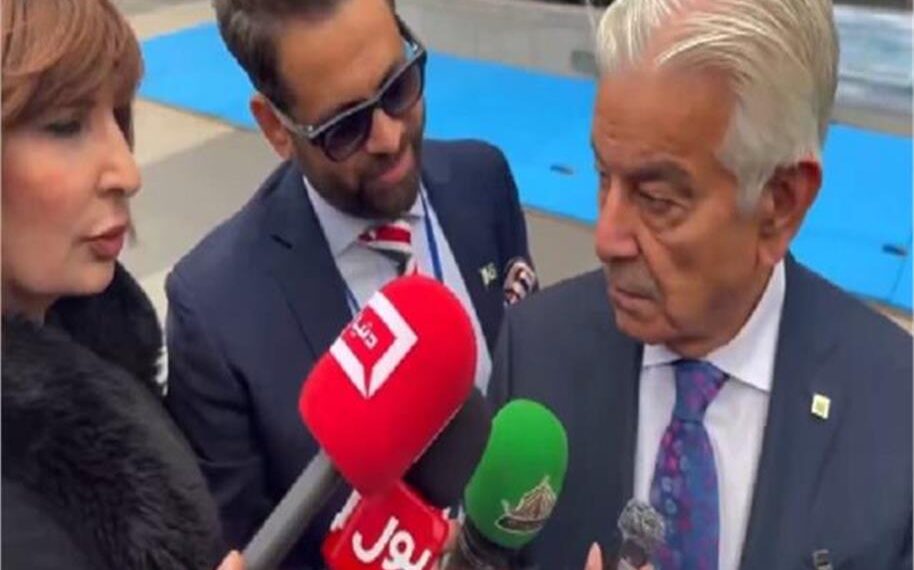 Khawaja Asif’s Alleged Throat-Cutting Gesture Towards Afghan Journalist Sparks Outrage