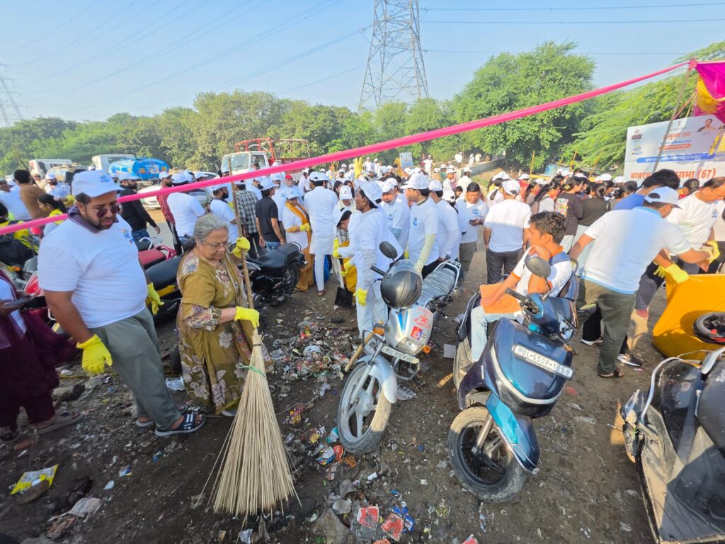 सेवा संकल्प अभियान का समापन: हजारों भाजपा कार्यकर्ताओं ने संभाला यमुना की सफाई का मोर्चा 3 3f8a29bf 6a14 4eb0 90b6 d20d3dc15d5d