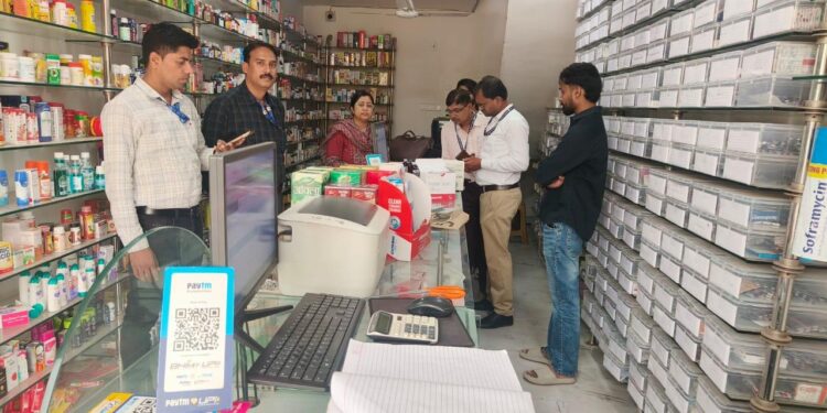 एनसीबी और खाद्य एवं औषधि प्रशासन की संयुक्त टीम ने 11 मेडिकल स्टोर्स का किया निरीक्षण 1 एनसीबी और खाद्य एवं औषधि प्रशासन की संयुक्त टीम ने 11 मेडिकल स्टोर्स का किया निरीक्षण