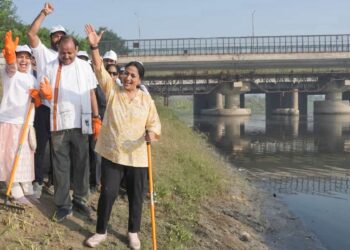 सेवा संकल्प अभियान का समापन: हजारों भाजपा कार्यकर्ताओं ने संभाला यमुना की सफाई का मोर्चा 2 सेवा संकल्प अभियान का समापन: हजारों भाजपा कार्यकर्ताओं ने संभाला यमुना की सफाई का मोर्चा