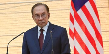 ‘อันวาร์’ เตรียมคุย ‘มินอ่องหล่าย’ หาทางออกปมผู้อพยพ รับส่งชาวพม่ากลับประเทศตั้งแต่ต้นปีเกือบหมื่นคน