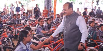 ‘Wheels to Dreams’: Education Minister Ashish Sood Distributes 581 Bicycles to Delhi Schoolgirls